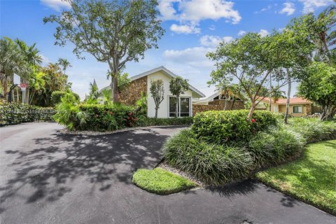 Villa ou maison à vendre à Miami, Floride: 5 chambres, 346.9 m2 № 1962703 - photo 2