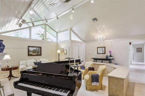 Villa ou maison à vendre à Miami, Floride: 5 chambres, 346.9 m2 № 1962703 - photo 11