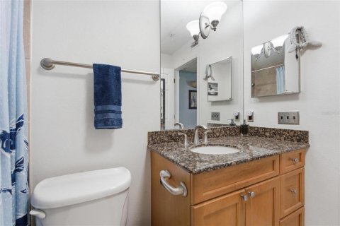 Condo in Clearwater, Florida, 3 bedrooms  № 2237614 - photo 21
