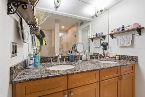 Condo in Clearwater, Florida, 3 bedrooms  № 2237614 - photo 28