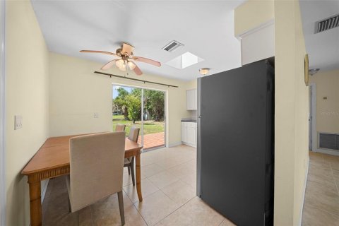 Villa ou maison à vendre à Punta Gorda, Floride: 3 chambres, 108.7 m2 № 2132420 - photo 6