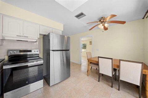 Villa ou maison à vendre à Punta Gorda, Floride: 3 chambres, 108.7 m2 № 2132420 - photo 8