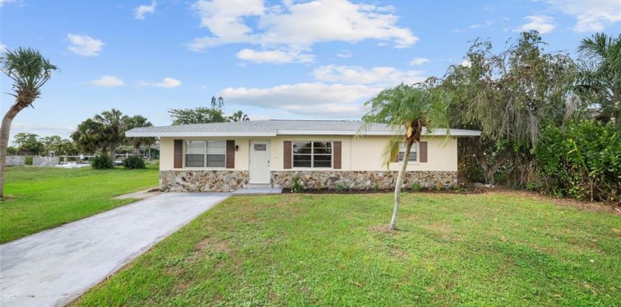 Villa ou maison à Punta Gorda, Floride 3 chambres, 108.7 m2 № 2132420