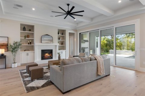 Casa en venta en Orlando, Florida, 5 dormitorios, 411.46 m2 № 1901972 - foto 17