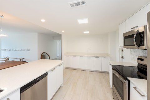 Condominio en alquiler en Key Biscayne, Florida, 2 dormitorios, 117.06 m2 № 1964188 - foto 10