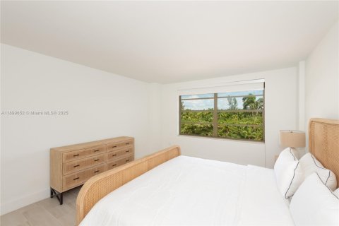 Condominio en alquiler en Key Biscayne, Florida, 2 dormitorios, 117.06 m2 № 1964188 - foto 13