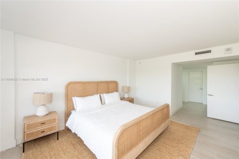 Condominio en alquiler en Key Biscayne, Florida, 2 dormitorios, 117.06 m2 № 1964188 - foto 14