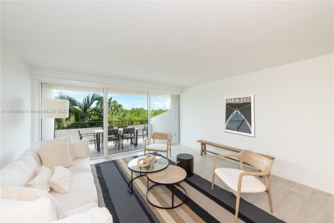 Condominio en alquiler en Key Biscayne, Florida, 2 dormitorios, 117.06 m2 № 1964188 - foto 11