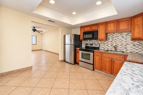 Appartement à louer à Deerfield Beach, Floride: 3 chambres, 107.49 m2 № 2437770 - photo 4