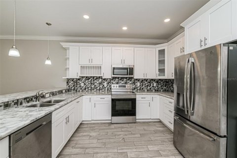 House in Saint Petersburg, Florida 3 bedrooms, 167.22 sq.m. № 1853792 - photo 6