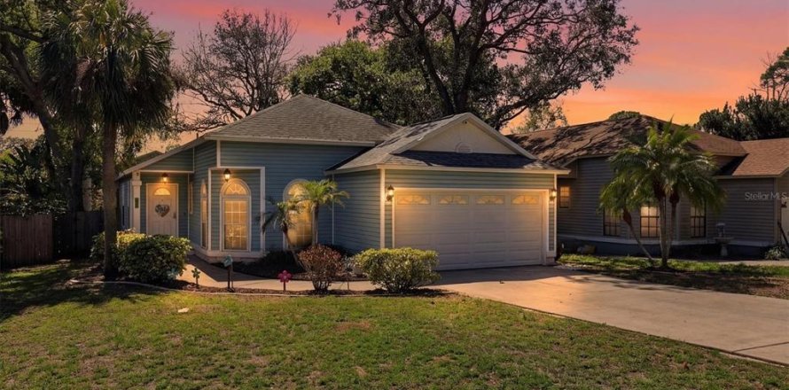 Casa en Tarpon Springs, Florida 3 dormitorios, 130.25 m2 № 2101574