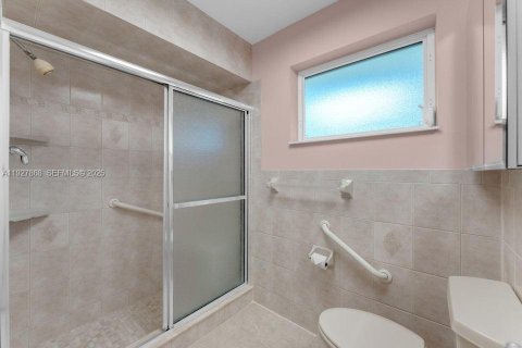 House in Key Largo, Florida 3 bedrooms, 220.92 sq.m. № 1988138 - photo 26