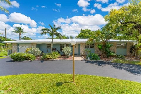 House in Key Largo, Florida 3 bedrooms, 220.92 sq.m. № 1988138 - photo 5