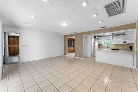 House in Key Largo, Florida 3 bedrooms, 220.92 sq.m. № 1988138 - photo 9