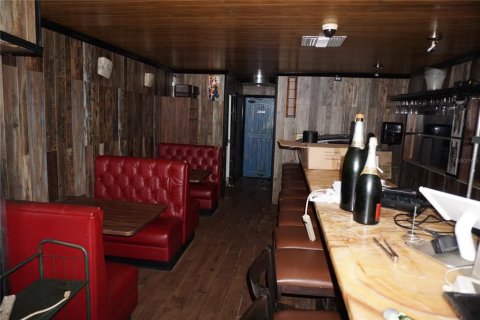 Купить коммерческую недвижимость в Сент-Питерсберг, Флорида 319.03м2, № 2096320 - фото 5
