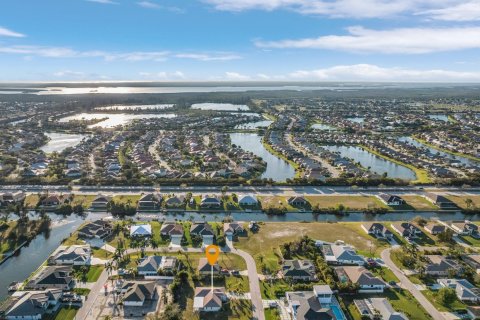 Casa en venta en Cape Coral, Florida, 3 dormitorios, 150.97 m2 № 1029516 - foto 1