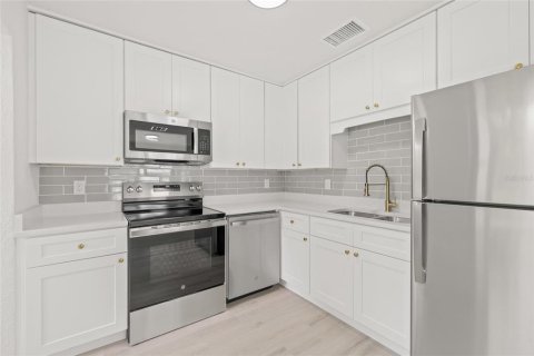 Villa ou maison à vendre à Clearwater, Floride: 2 chambres, 106.84 m2 № 1917832 - photo 10