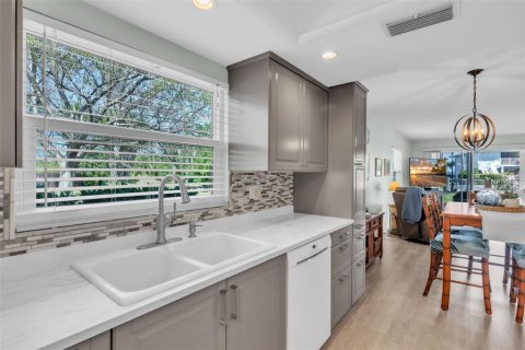 Copropriété à vendre à Holmes Beach, Floride: 2 chambres, 109.53 m2 № 2100573 - photo 7