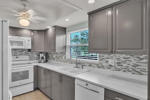 Copropriété à vendre à Holmes Beach, Floride: 2 chambres, 109.53 m2 № 2100573 - photo 5