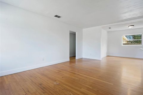 Villa ou maison à vendre à Orlando, Floride: 5 chambres, 133.31 m2 № 2156163 - photo 9