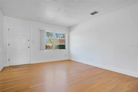 Villa ou maison à vendre à Orlando, Floride: 5 chambres, 133.31 m2 № 2156163 - photo 6