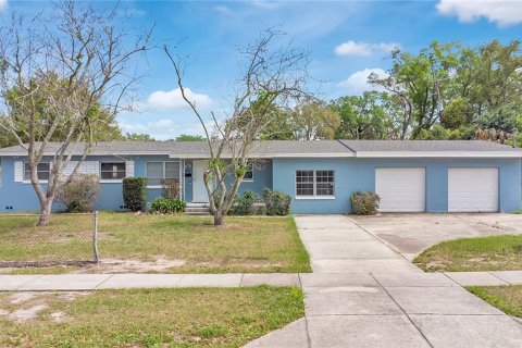 Villa ou maison à vendre à Orlando, Floride: 5 chambres, 133.31 m2 № 2156163 - photo 1