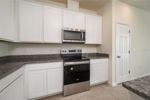 House in Lake Alfred, Florida 3 bedrooms, 154.5 sq.m. № 1858415 - photo 9