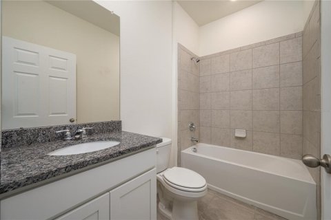 House in Lake Alfred, Florida 3 bedrooms, 154.5 sq.m. № 1858415 - photo 20