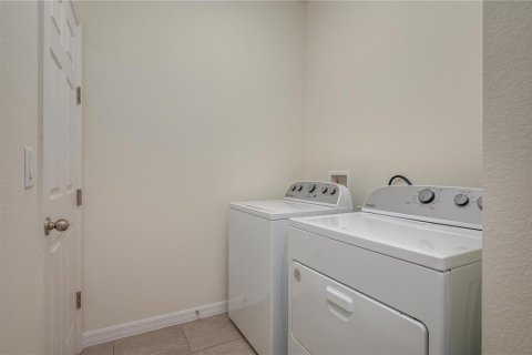House in Lake Alfred, Florida 3 bedrooms, 154.5 sq.m. № 1858415 - photo 24