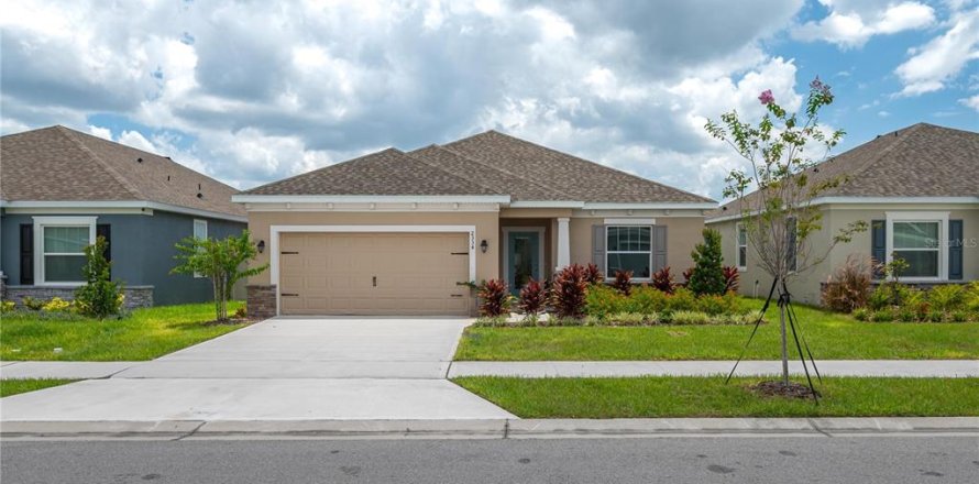 House in Lake Alfred, Florida 3 bedrooms, 154.5 sq.m. № 1858415