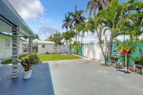 Купить виллу или дом в Майами, Флорида 3 спальни, 158.77м2, № 1961343 - фото 16