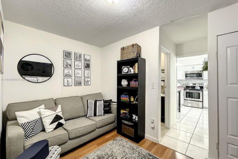 Купить виллу или дом в Майами, Флорида 3 спальни, 158.77м2, № 1961343 - фото 10