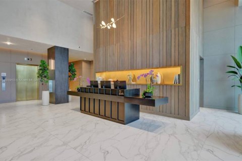 Снять в аренду кондоминиум в Майами-Бич, Флорида 1 спальня, 59.36м2, № 1954086 - фото 27