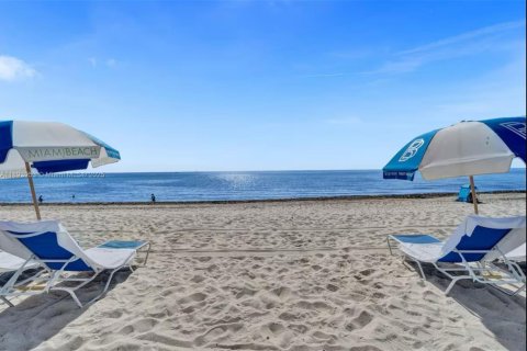 Снять в аренду кондоминиум в Майами-Бич, Флорида 1 спальня, 59.36м2, № 1954086 - фото 17