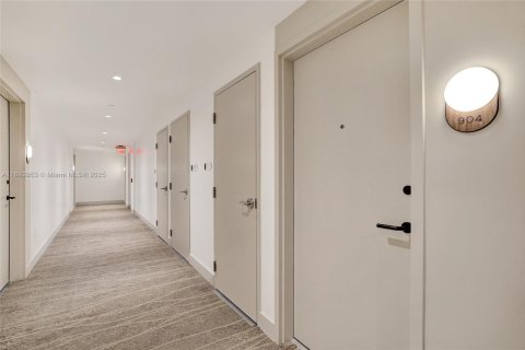 Снять в аренду кондоминиум в Майами-Бич, Флорида 1 спальня, 59.36м2, № 1954086 - фото 28