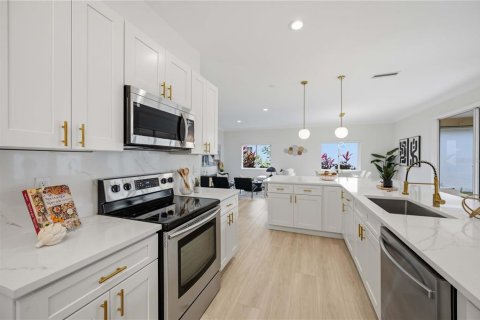 Villa ou maison à vendre à Sarasota, Floride: 3 chambres, 166.02 m2 № 2227148 - photo 28