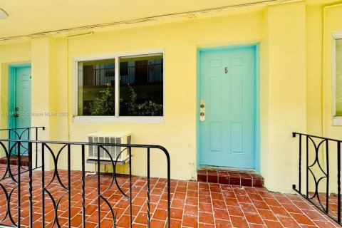 Copropriété à louer à Miami Beach, Floride: 41.25 m2 № 1924676 - photo 1
