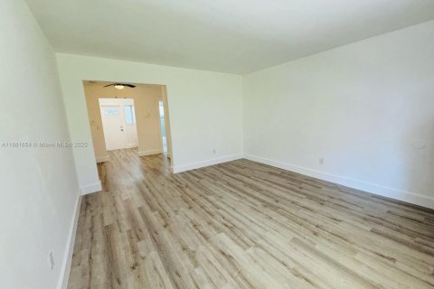 Copropriété à louer à Miami Beach, Floride: 41.25 m2 № 1924676 - photo 3