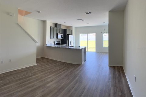 Townhouse in Davenport, Florida 3 bedrooms, 133.31 sq.m. № 2424238 - photo 10