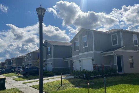 Townhouse in Davenport, Florida 3 bedrooms, 133.31 sq.m. № 2424238 - photo 5