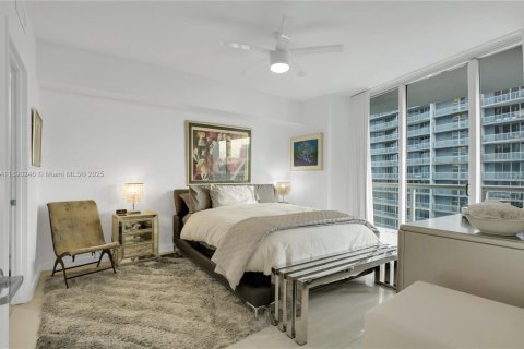 Condo in Miami, Florida, 1 bedroom  № 1947932 - photo 10