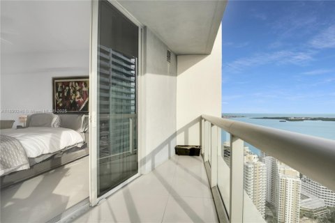 Condo in Miami, Florida, 1 bedroom  № 1947932 - photo 1