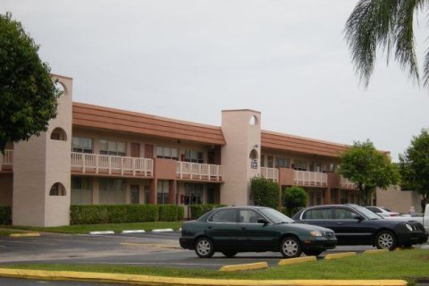 Condominio en Sunrise, Florida, 1 dormitorio № 2193309