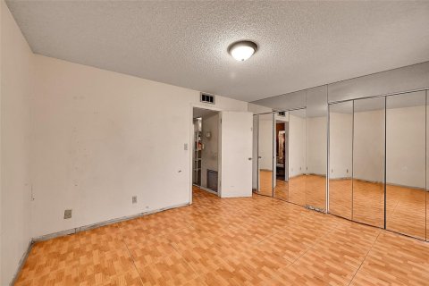 Купить кондоминиум в Санрайз, Флорида 3 комнаты, 55.74м2, № 2193309 - фото 18