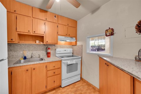 Купить кондоминиум в Санрайз, Флорида 3 комнаты, 55.74м2, № 2193309 - фото 11