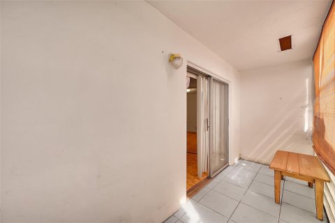 Купить кондоминиум в Санрайз, Флорида 3 комнаты, 55.74м2, № 2193309 - фото 22