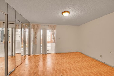 Купить кондоминиум в Санрайз, Флорида 3 комнаты, 55.74м2, № 2193309 - фото 16