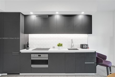Купить кондоминиум в Майами, Флорида 1 спальня, 48.4м2, № 1956984 - фото 10