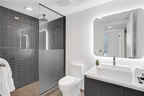 Купить кондоминиум в Майами, Флорида 1 спальня, 48.4м2, № 1956984 - фото 22