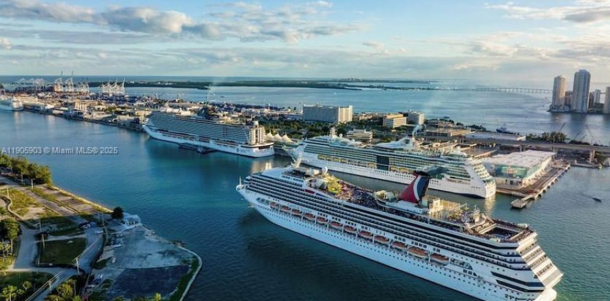 Кондоминиум с 1 спальней в Майами, Флорида № 1956984